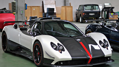 Usine Pagani - Zonda Cinque Roadster 3/4 avant droit