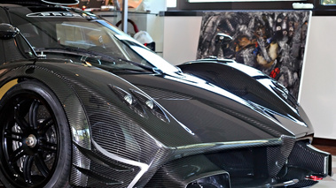 Usine Pagani - Zonda R 3/4 avant droit coupé