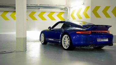 Porsche 911 Carrera 4S Facebook - bleue - 3/4 arrière gauche