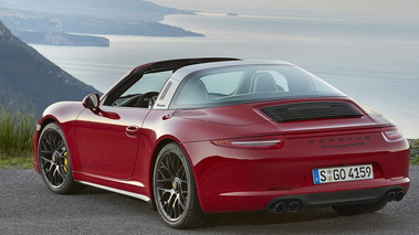 Porsche 911 Targa 4S GTS - Rouge - 3/4 arrière gauche