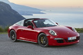 Porsche 911 Targa 4S GTS - Rouge - 3/4 avant droit