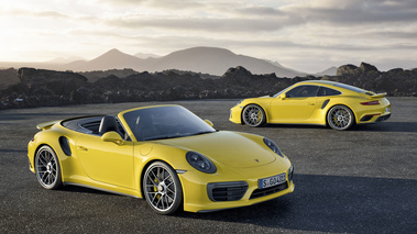 Porsche 911 Turbo - Jaune - Coupé et cabriolet