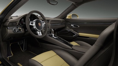 Porsche 911 Turbo Porsche Exclusive - Lime Gold Metallic - habitacle