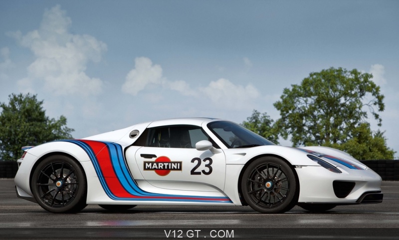 Porsche 918 martini