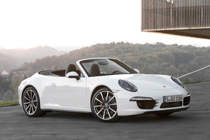 Porsche 991 Carrera 4S Cabriolet blanc vue de 3/4 avant droit