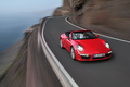 Porsche 991 Carrera S Cabriolet rouge 3/4 avant droit travelling