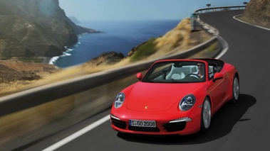 Porsche 991 Carrera S Cabriolet rouge 3/4 avant gauche travelling