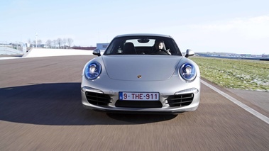 Porsche 991 Carrera S gris face avant travelling