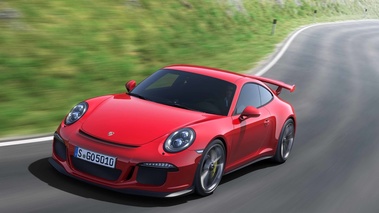 Porsche 991 GT3 rouge 3/4 avant gauche travelling penché