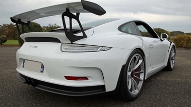 Porsche 991 GT3 RS blanc 3/4 arrière droit