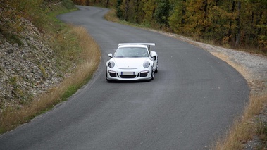 Porsche 991 GT3 RS blanc face avant vue de haut