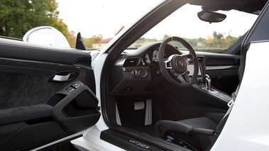 Porsche 991 GT3 RS blanc intérieur