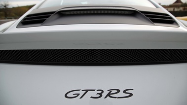 Porsche 991 GT3 RS blanc logo capot moteur 2