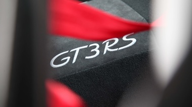 Porsche 991 GT3 RS blanc logo intérieur