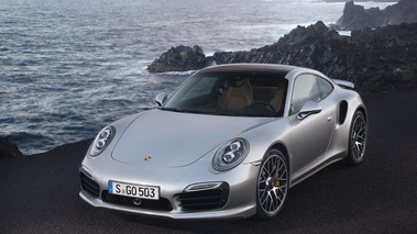 Porsche 991 Turbo S gris 3/4 avant gauche