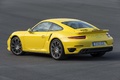 Porsche 991 Turbo S jaune 3/4 arrière gauche