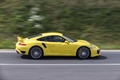Porsche 991 Turbo S jaune filé