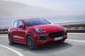 Porsche Cayenne GTS 2015 - Rouge - 3/4 avant droit dynamique