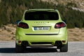 Porsche Cayenne GTS vert face arrière