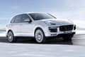 Porsche Cayenne Turbo S - Blanc - 3/4 avant droit dynamique