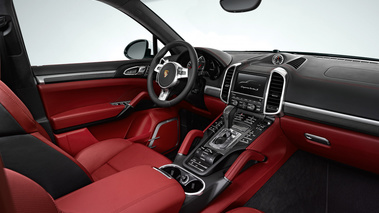 Porsche Cayenne Turbo S blanc intérieur
