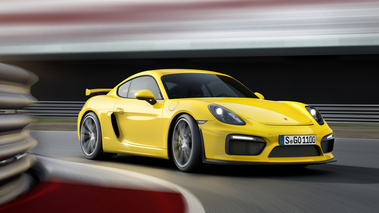 Porsche Cayman GT4 jaune 3/4 avant droit travelling