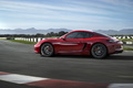 Porsche Cayman GTS - rouge - profil gauche dynamique