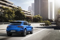 Porsche Macan - bleu - 3/4 arrière droit dynamique