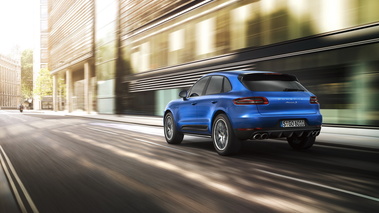 Porsche Macan - bleu - 3/4 arrière gauche dynamique