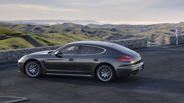 Porsche Panamera 4S - anthracite - 3/4 arrière gauche