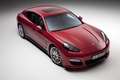 Porsche Panamera GTS rouge 3/4 avant droit vue de haut