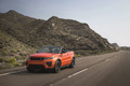 Range Rover Evoque cabriolet - Orange - 3/4 avant gauche dynamique