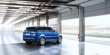 Range Rover Sport SVR bleu 3/4 arrière droit