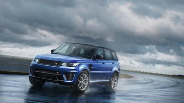 Range Rover Sport SVR - Bleu - 3/4 avant gauche dynamique