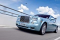 Rolls Royce 102EX bleu - Singapour debout