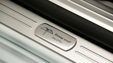 Rolls Royce Firnas Motif Edition - détail, seuil de porte