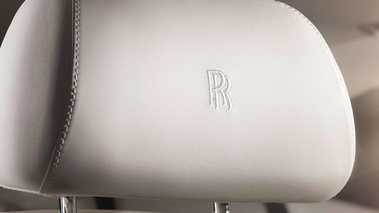 Rolls Royce Ghost Six Senses blanc appui-tête 