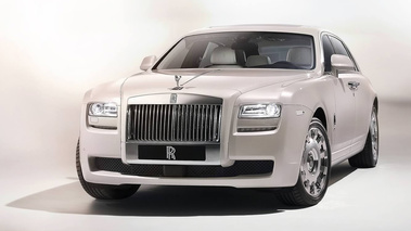 Rolls-Royce Ghost Six Senses - blanc - avant