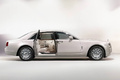 Rolls-Royce Ghost Six Senses - blanc - profil droit, portes ouvertes