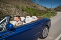 Rolls Royce Phantom Drophead Coupe MkII bleu pilote travelling