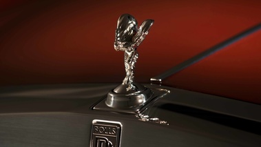 Rolls Royce Phantom LWB Year of the Dragon logo calandre
