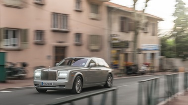 Rolls Royce Phantom MkII gris 3/4 avant gauche filé