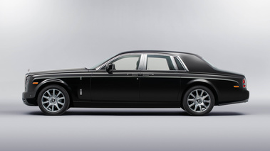Rolls Royce Phantom Series II noir profil