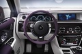 Rolls Royce Phantom VIII LWB violet tableau de bord