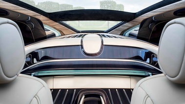 Rolls Royce Sweptail plage arrière