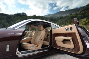 Rolls Royce Wraith marron/noir vue de l'intérieur