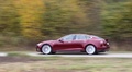 Tesla Model S bordeaux filé 2