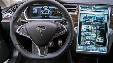 Tesla Model S P85+ anthracite tableau de bord 2