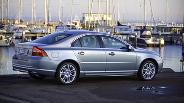 Volvo S80 V8 gris 3/4 arrière droit