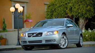 Volvo S80 V8 gris 3/4 avant gauche penché